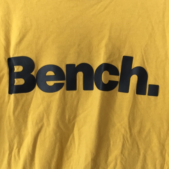 🚨 SOLD 🚨 2/$20 Bench Mustard T-shirt Men’s Size Large - Picture 2 of 7